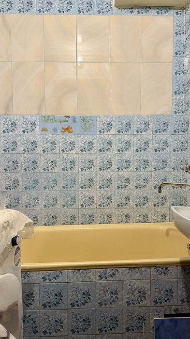 Здається в оренду три кімнатна квартира