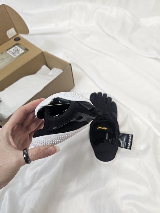 Нові оригінальні Vibram five fingers