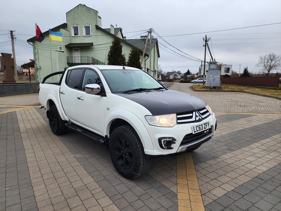 Авто вже в Україні! Перебрали усю ходову частину та зробили повне технічне обслуговування з заміною ременів "грм" , натяжних роликів, усіх рідин, та багато іншого...
На даний момент авто знаходиться в ідеальному стані! 
Рама ціла!
Хороша фірмова резина "General"
Дуже збережений  їде неймовірно та бадьорий в ходу!
Реально крутий пікап в рідкісному стані!
Оригінальний пробіг 114тис.миль!