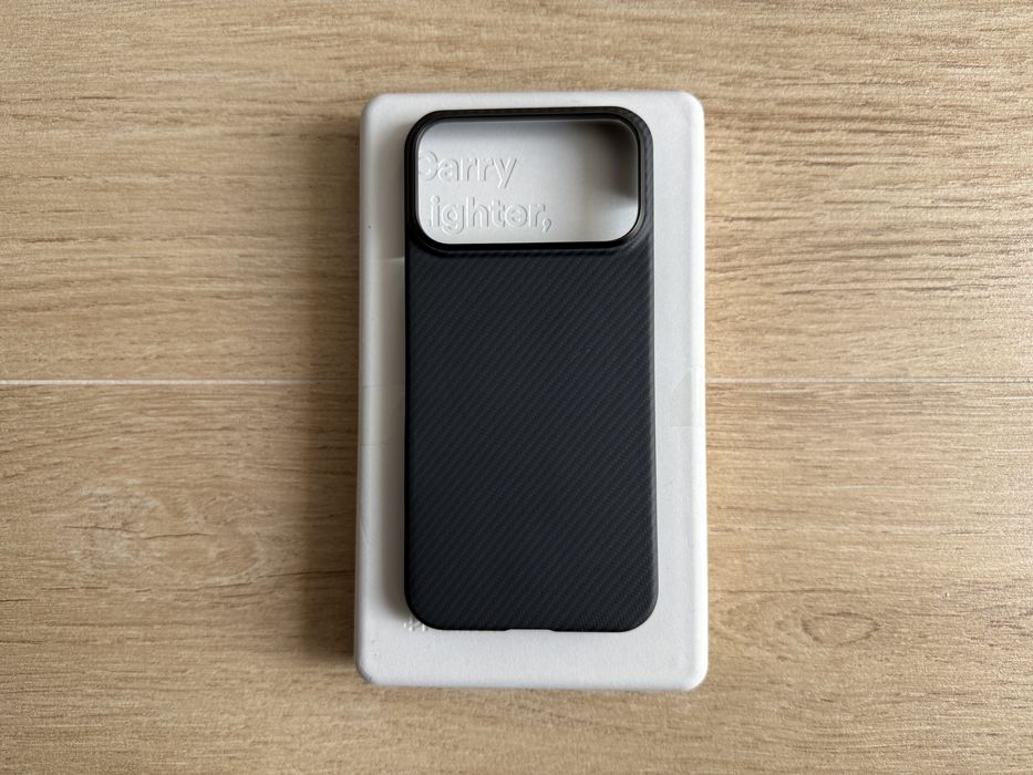 Karbon Pitaka iPhone 17 Pro Max
