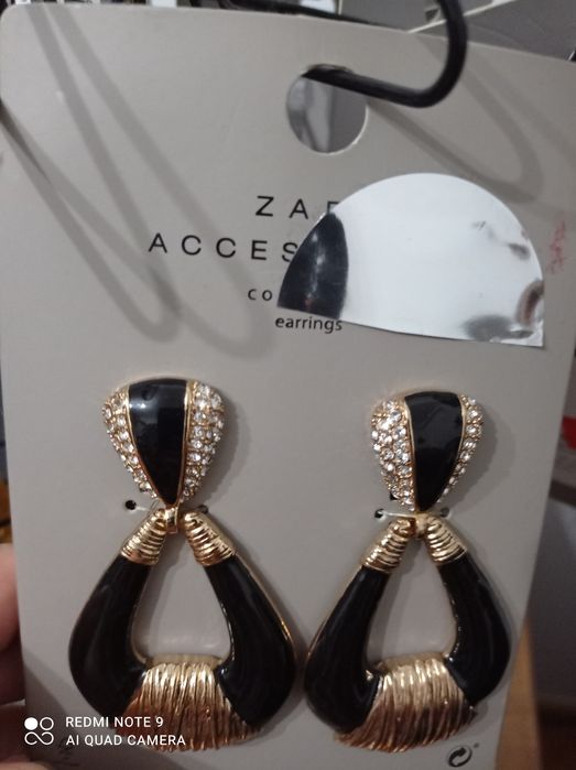 Zara. Brincos. Completamente Novos. Ainda em caixa.