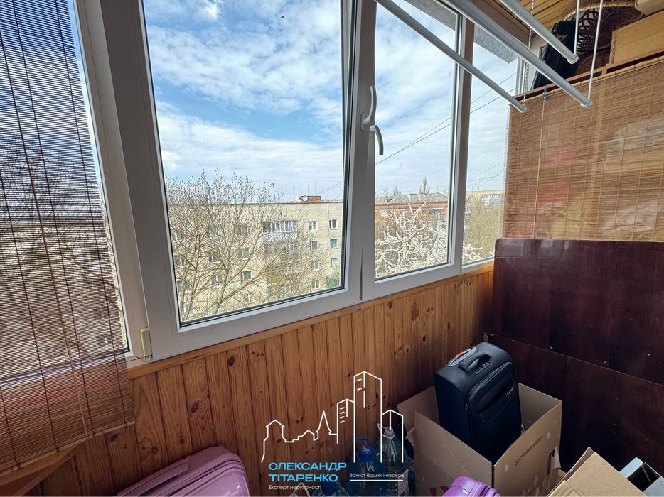 Продам 3-и кімнатну квартиру в житловому стані  на Руських Фільварках