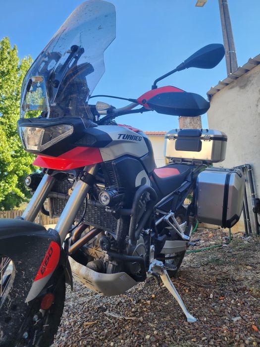 Aprilia tuareg como nova