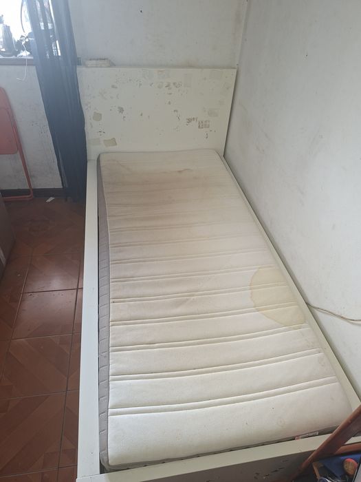 Vendo cama com duas gaventas