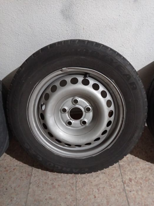 4 Jantes/ pneus 205/65 R16 C