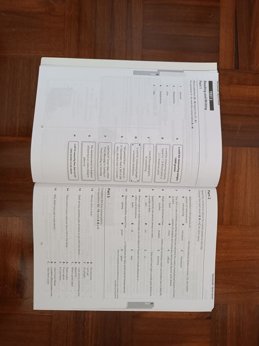 Caderno de atividades de Inglês 8° ano