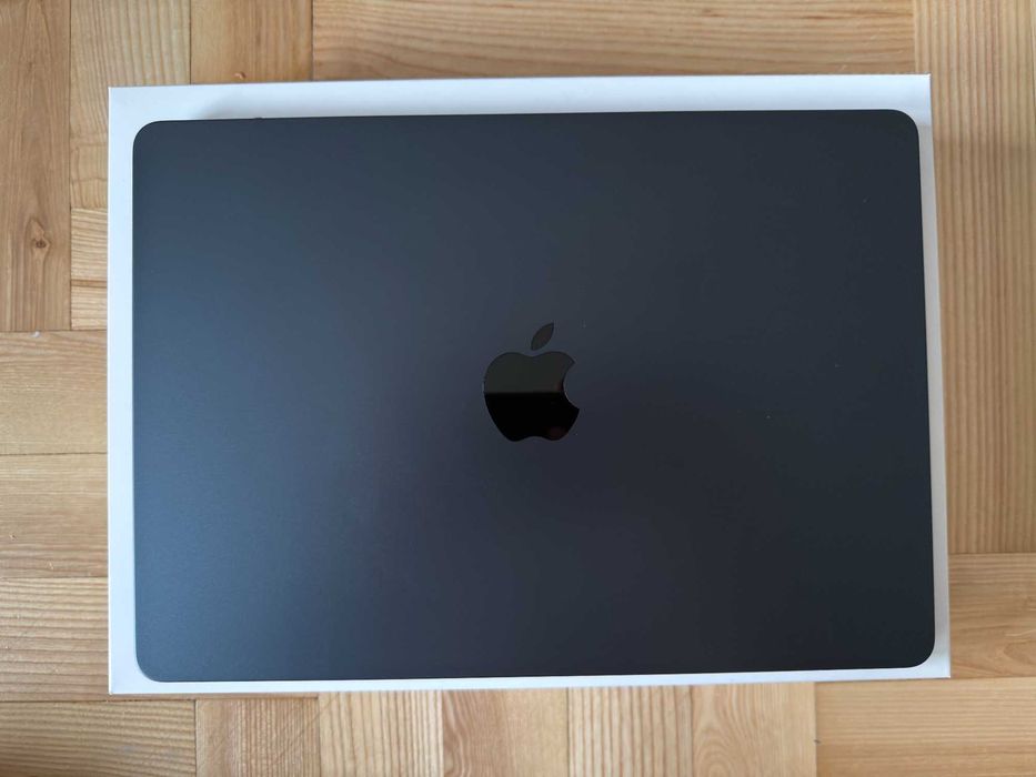 MacBook Air 13" M4 16 GB RAM, 256 GB, 100% bateria, Gwarancja