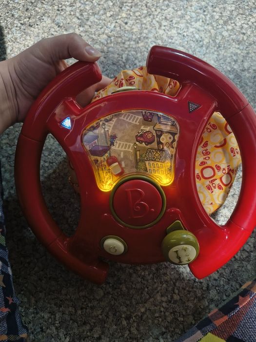 Розпродаж колекції іграшок баттат