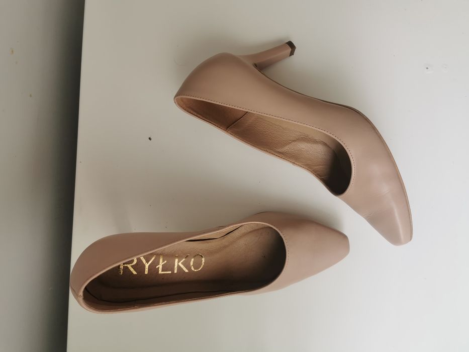 Bezowe szpilki Ryłko, obcas 7,5 cm