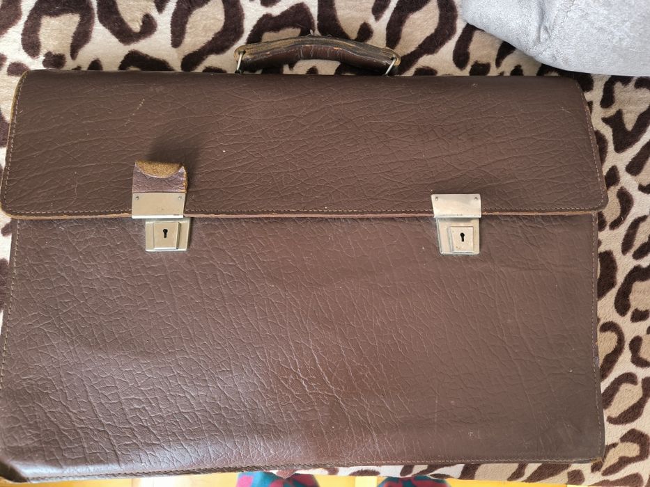 Кожаный портфель
