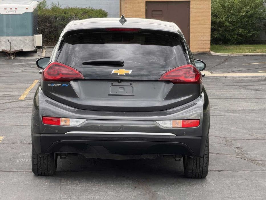 Chevrolet Bolt EV      2021
