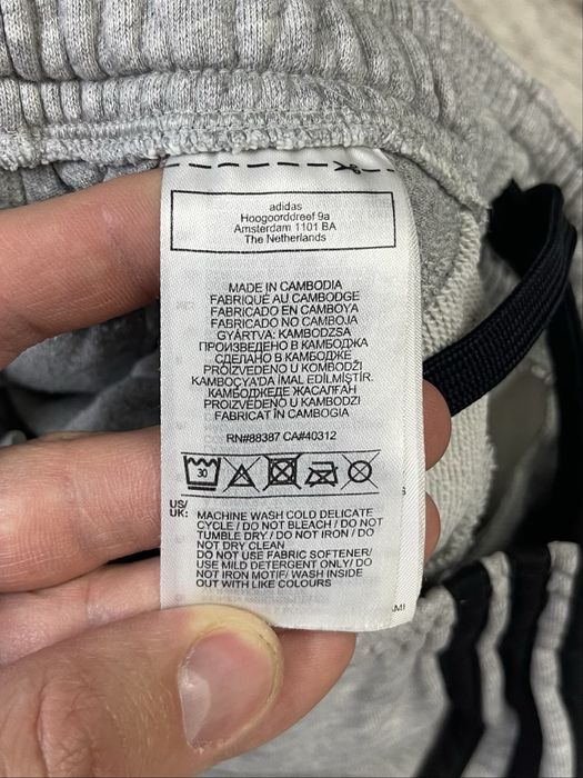 Adidas шорты 11-12 лет 152 см подростковые серые с лого