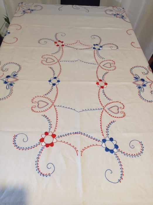 Toalha de mesa bordado à mão de Viana do Castelo