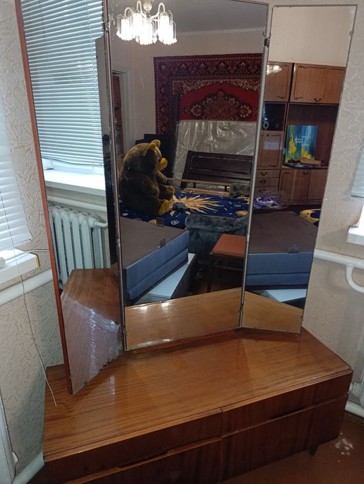 Трельяж з дзеркалом