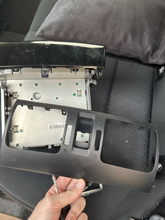 Продаю оригінальну магнітолу для Subaru