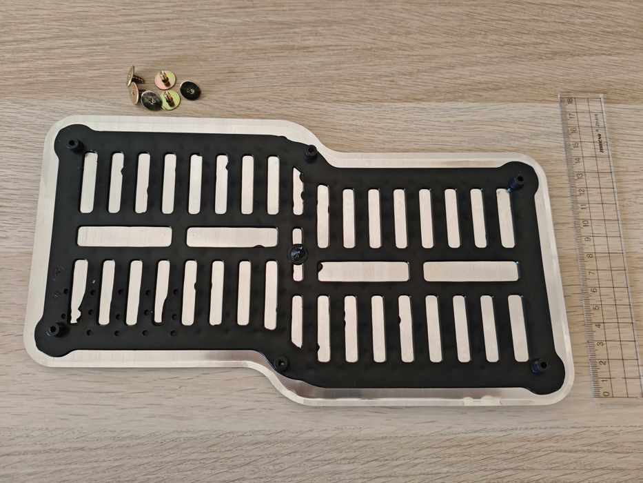 Placa de metal para tapete automóvel, Universal, Nova