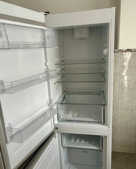 Frigorífico Ariston Hotpoint H8 A1E W