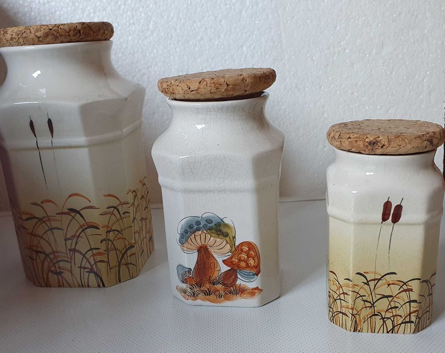 3 Belíssimas Caixas em cerâmica pintada à mão por A. S. - anos 80