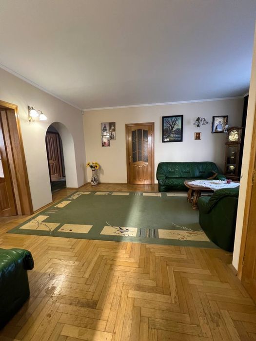 Будинок під Бізнес 468м2 з ділянкою 10сот Луцьк