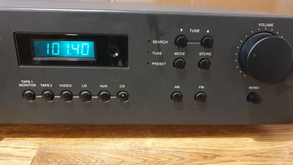 Amplituner Nad 712