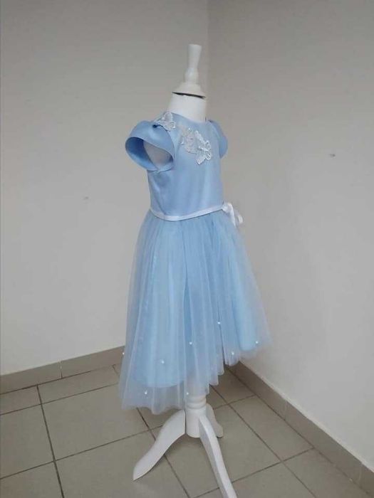 Неймовірно красива, святкова сукня/плаття для дівчинки 4-5 років.