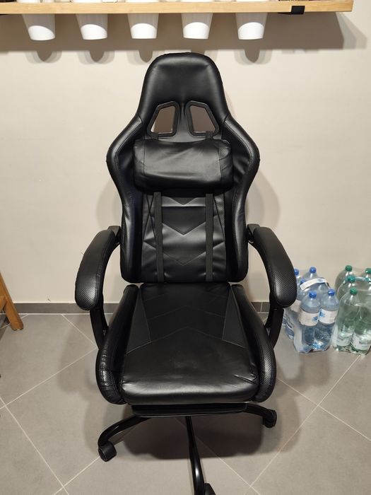 Fotel do biurka gamingowy faktura carbon
