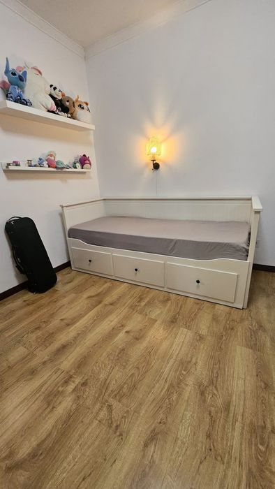 Cama dupla com gavetas