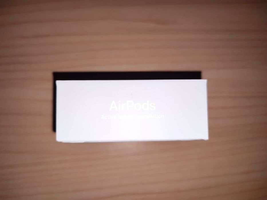 AirPods 4 Active Noise Cancellation