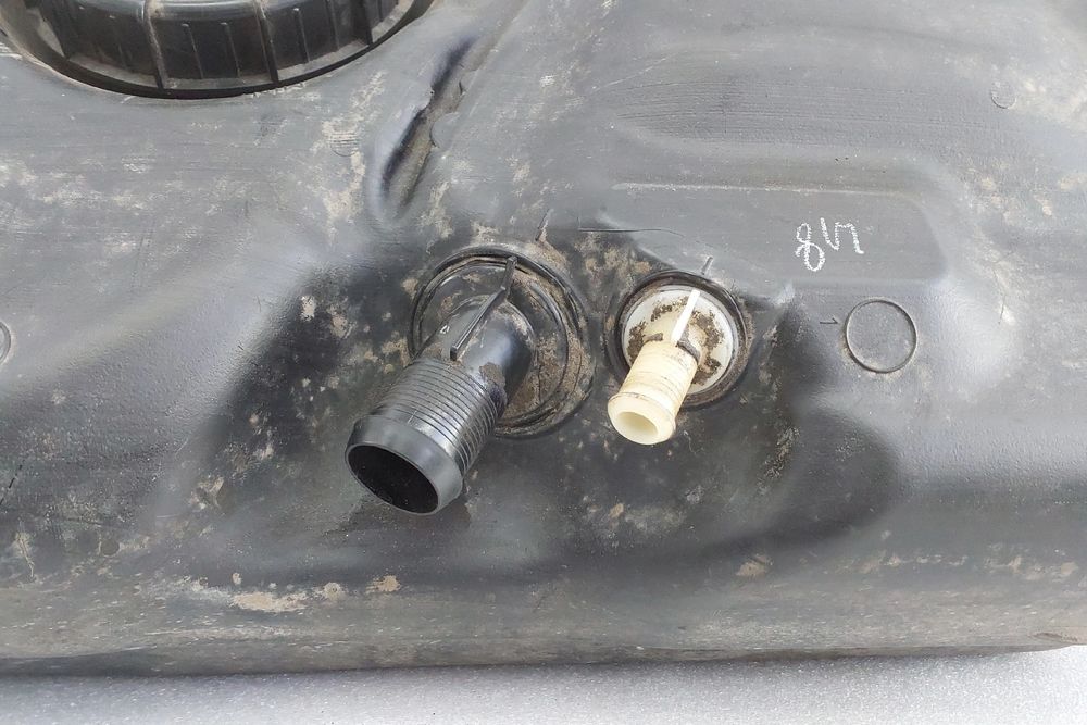 Depósito combustível FORD Fiesta VII (HJ, HF)