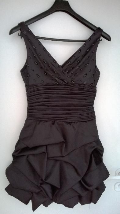 sprzedam sukienki na różne okazje