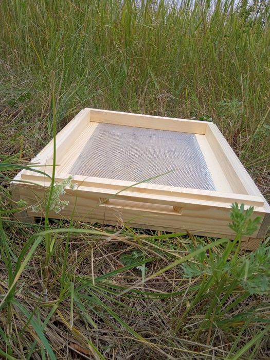 Дно сітчасте до вуликів, дно сітка,вулик дадан