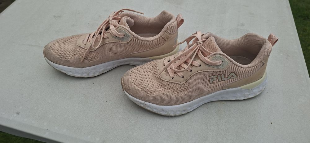 Adidasy FILA r38