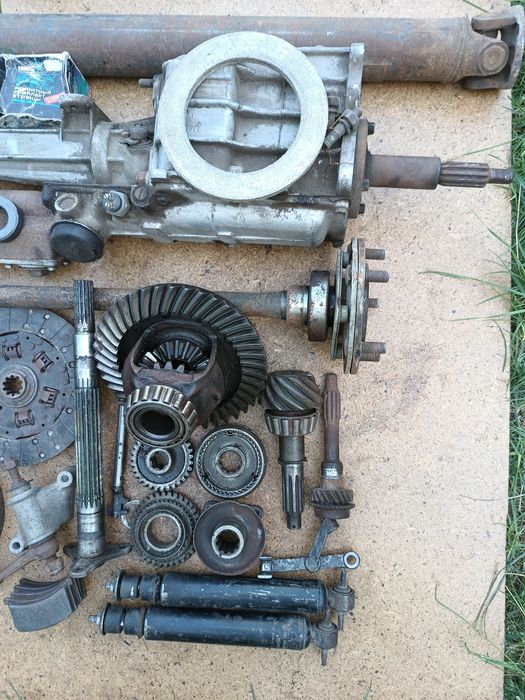 Диск сцепления. Цилиндр тормозной. Амортизатор. Кардан. КПП ГАЗ Волга.