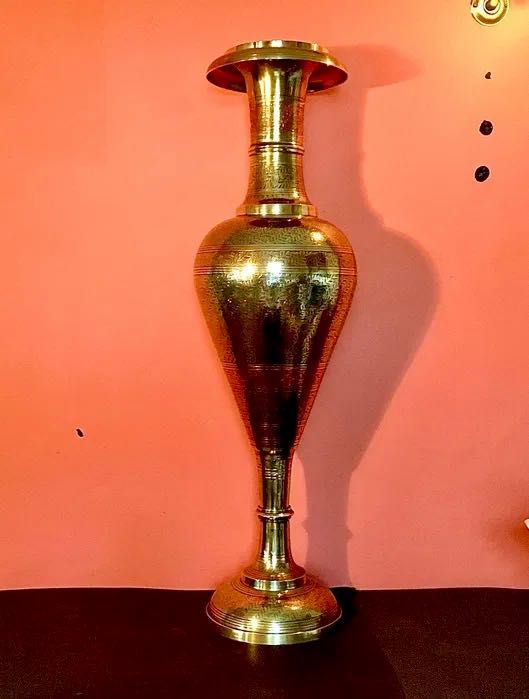 ÂNFORA EM LATÃO - pintura a fogo - anos 60 - 79x22 cm/s