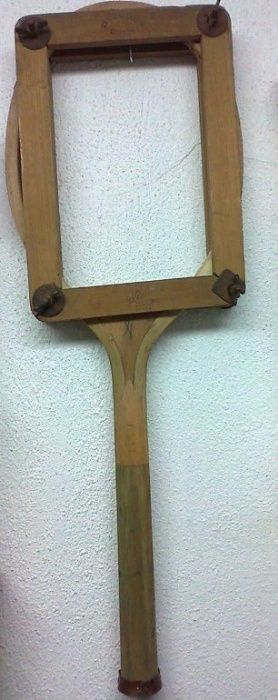 Raquete de Ténis muito antiga Staub + Suporte Slazenger antigo