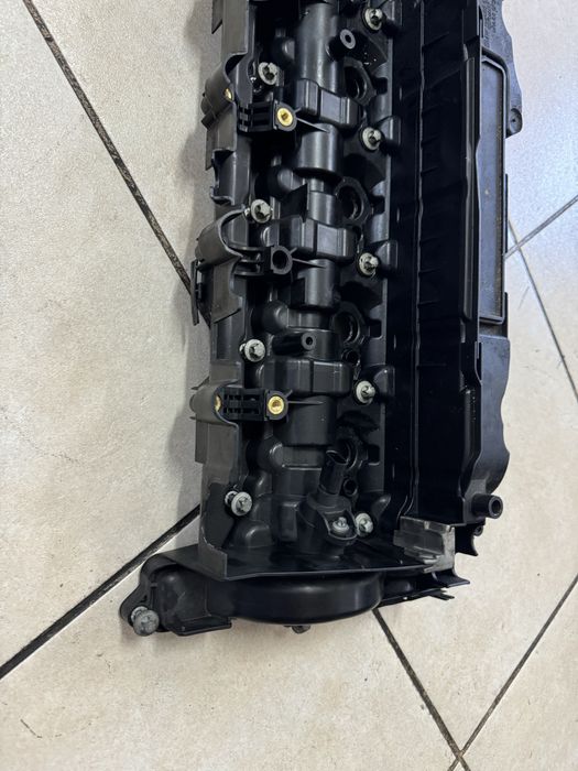 Tampa de valvulas bmw F10 F11 M550d