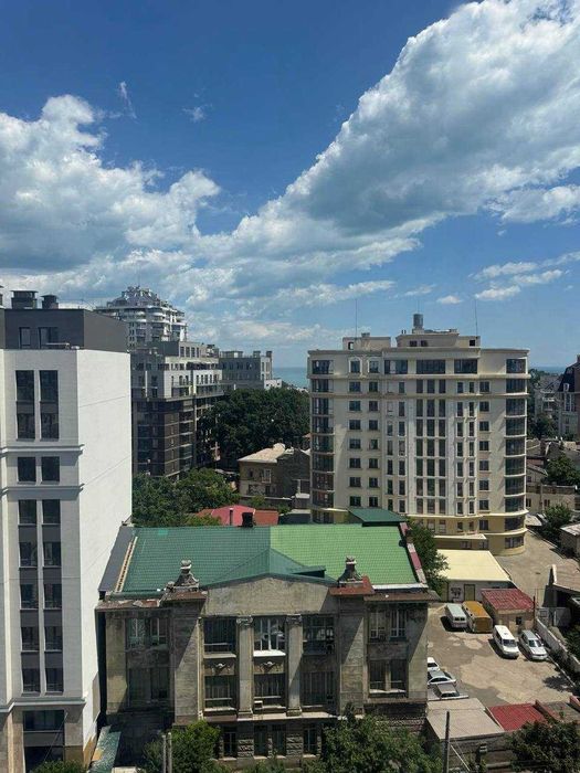 Прекрасная квартира на Французском бульваре