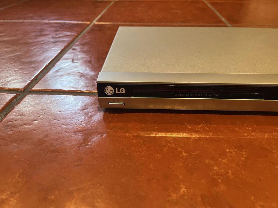 Leitor de DVD / CD LG (Modelo Slim Prateado)