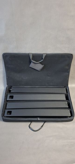 Towery pod głowy stendy słupki