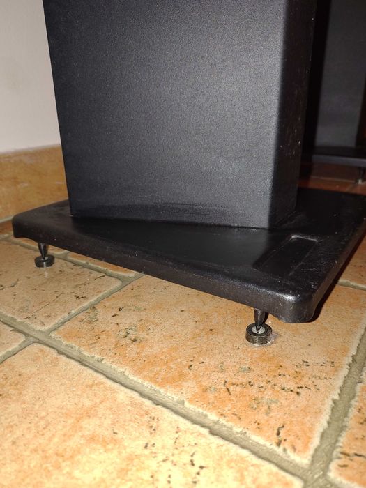 Podstawki pod głośniki