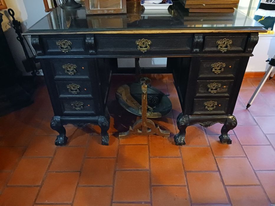 Secretaria em ébano muito antiga