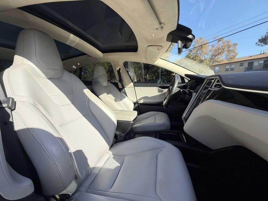 Tesla Model S 75D      2016