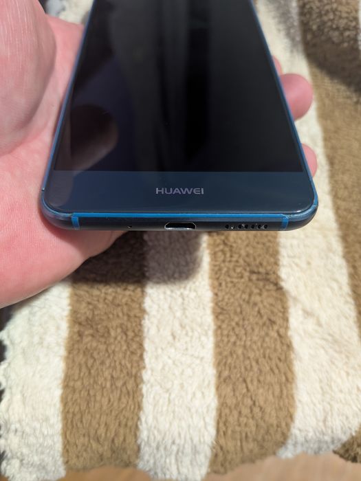 Продам смартфон Huawei P10 Lite (Sapphire Blue) в хорошому стані!