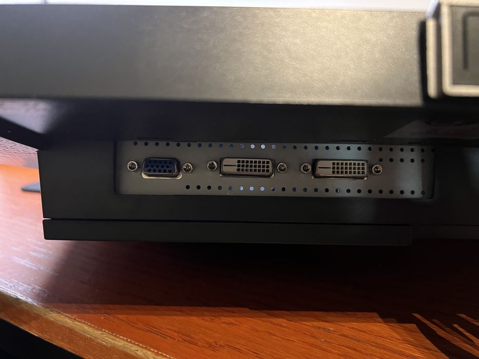 Продам монітор Samsung F2380