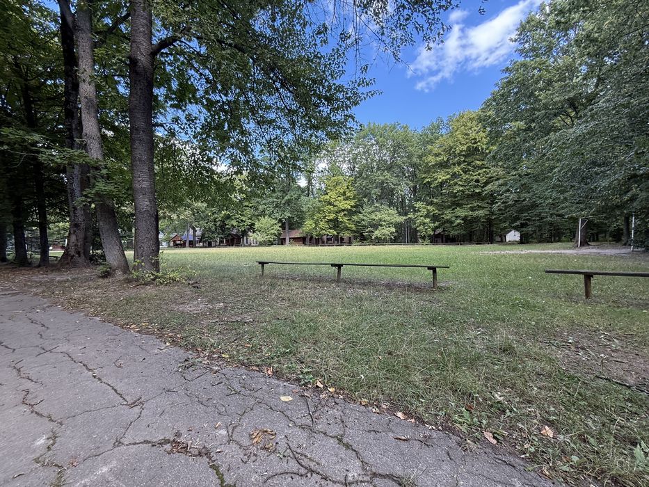 Продаж земельної ділянки 5.7 Га з базою відпочинку Умань