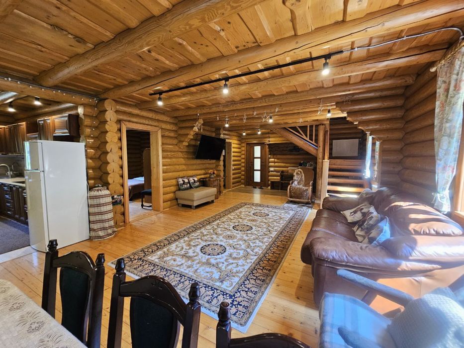 Будинок в горах деревʼяний подобово « Wow дача », чан і гірська річка