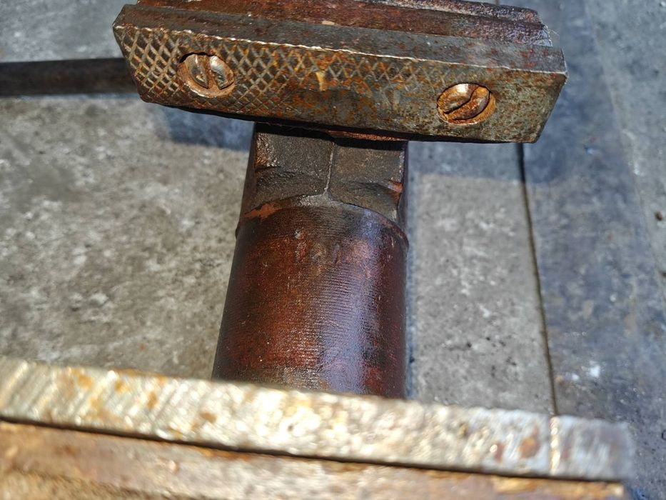 Тиски слесарные 100мм