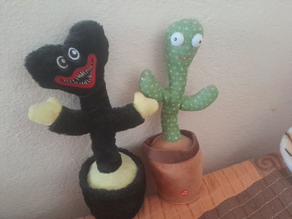 2 peluches de cactos dançante