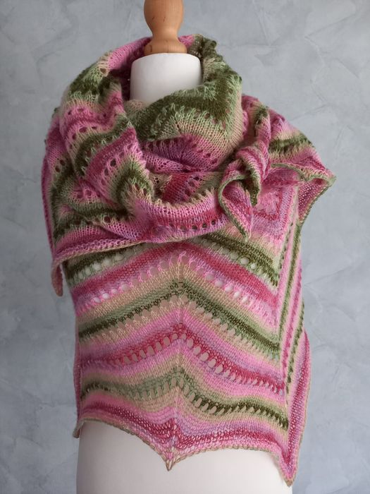 Chusta zorza ręcznie robiona na drutach