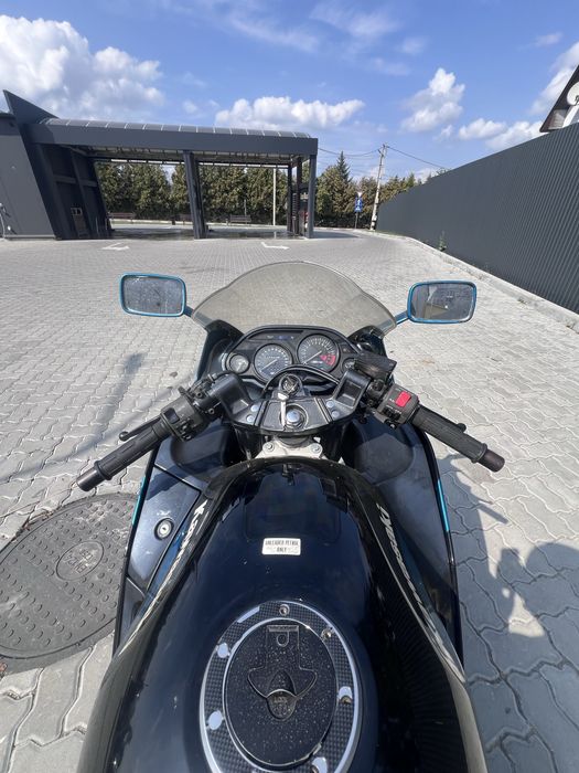 Kawasaki zzr 600